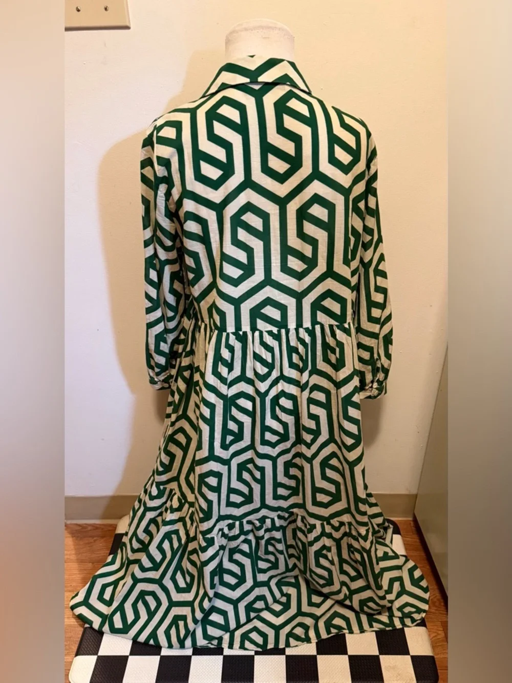 Zara Women’s Karen Tiered Green and Ecru Geometric Midi Dress L TikTok Famous - Picture 4 of 5